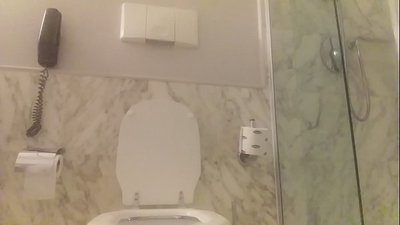 În cadă cu o roșcată.