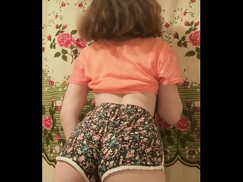 ❤️ Tânără sexy care se dezbracă de pantaloni scurți în fața camerei de filmat ❤❌  at ro.com-porn-mz.ru ❌