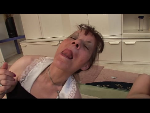 ❤️ Două bunicuțe și un bunic fac sex în trei ❤❌  at ro.com-porn-mz.ru ❌