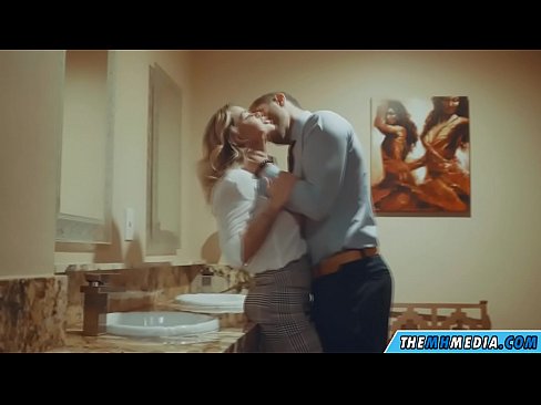 ❤️ Când o blondă cu sânii mari te seduce într-o toaletă publică ❤❌  at ro.com-porn-mz.ru ❌